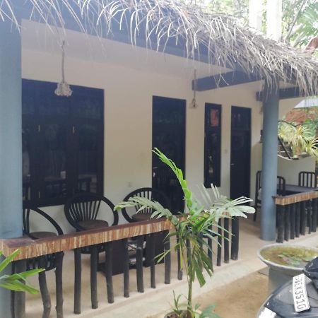 Hotel Sea Breeze Garden Tangalle Exterior foto