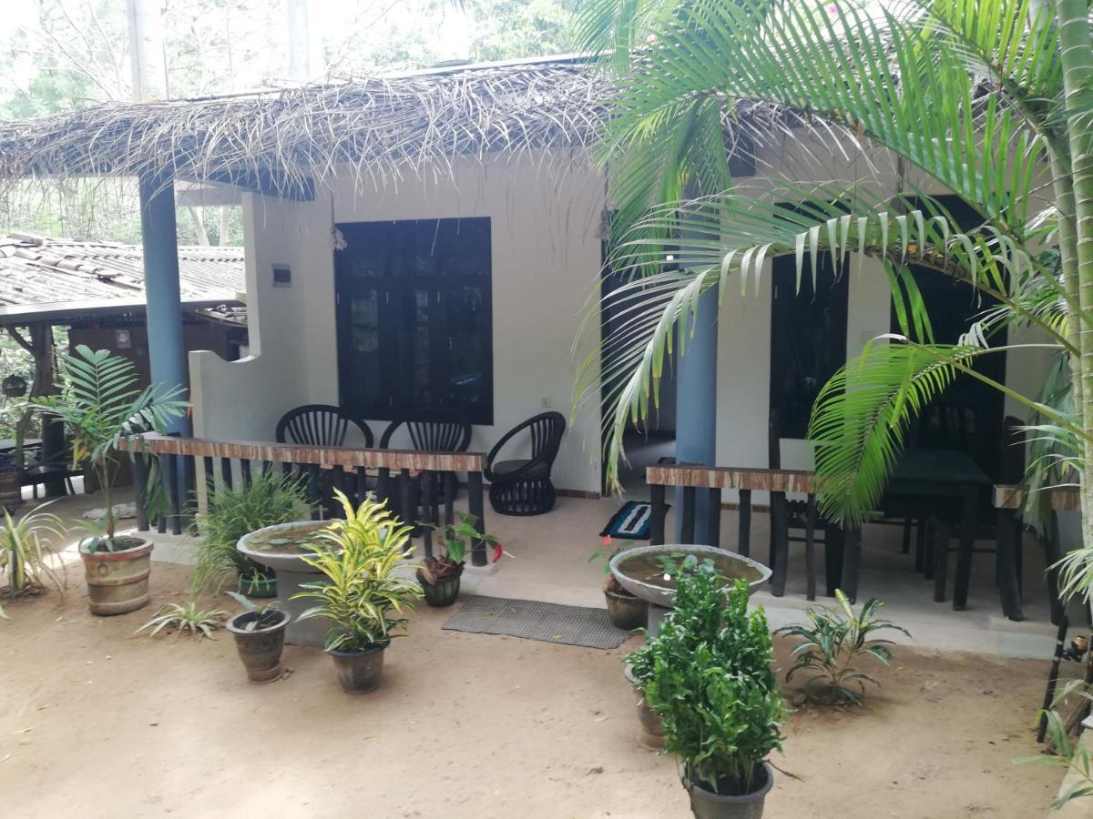 Hotel Sea Breeze Garden Tangalle Exterior foto