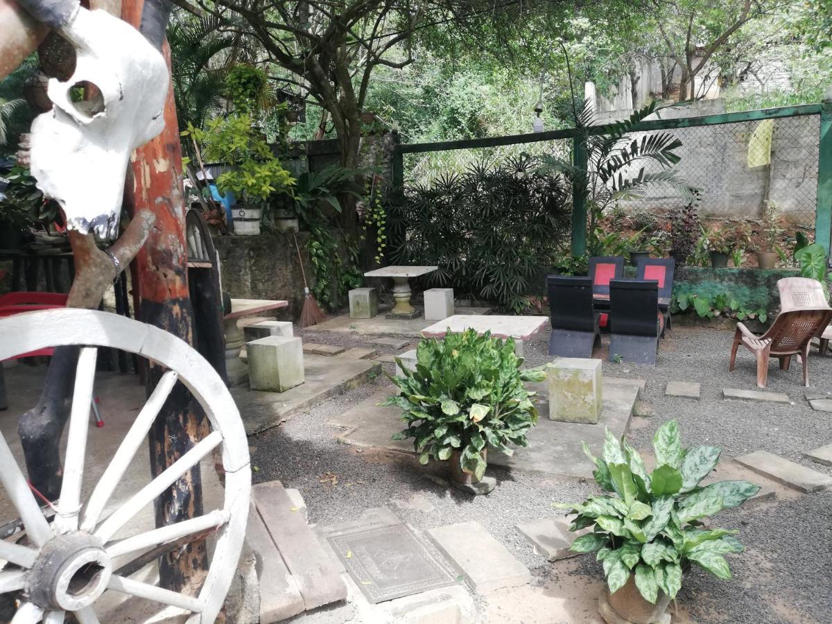 Hotel Sea Breeze Garden Tangalle Exterior foto