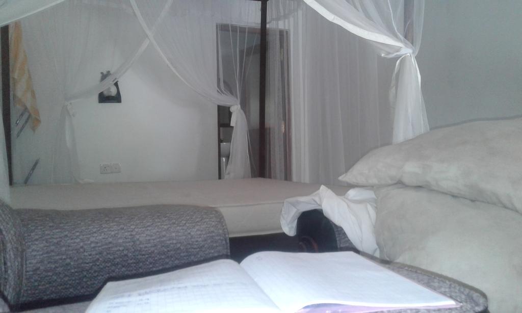 Hotel Sea Breeze Garden Tangalle Exterior foto