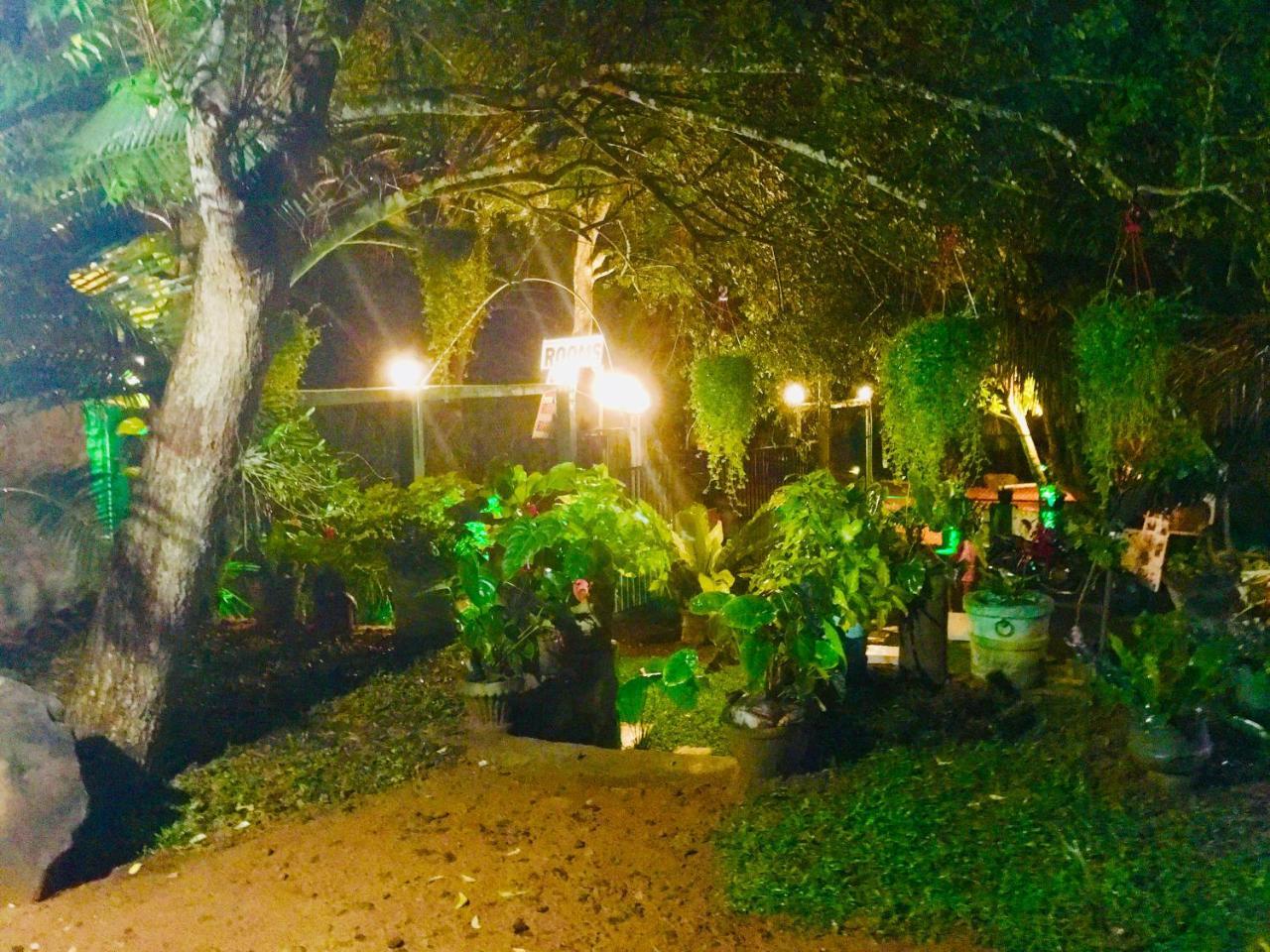 Hotel Sea Breeze Garden Tangalle Exterior foto