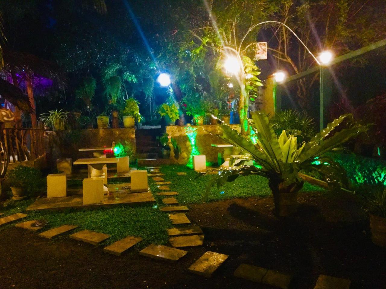 Hotel Sea Breeze Garden Tangalle Exterior foto