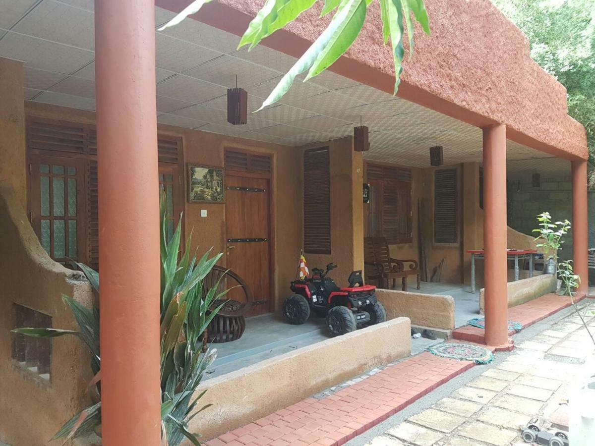 Hotel Sea Breeze Garden Tangalle Exterior foto